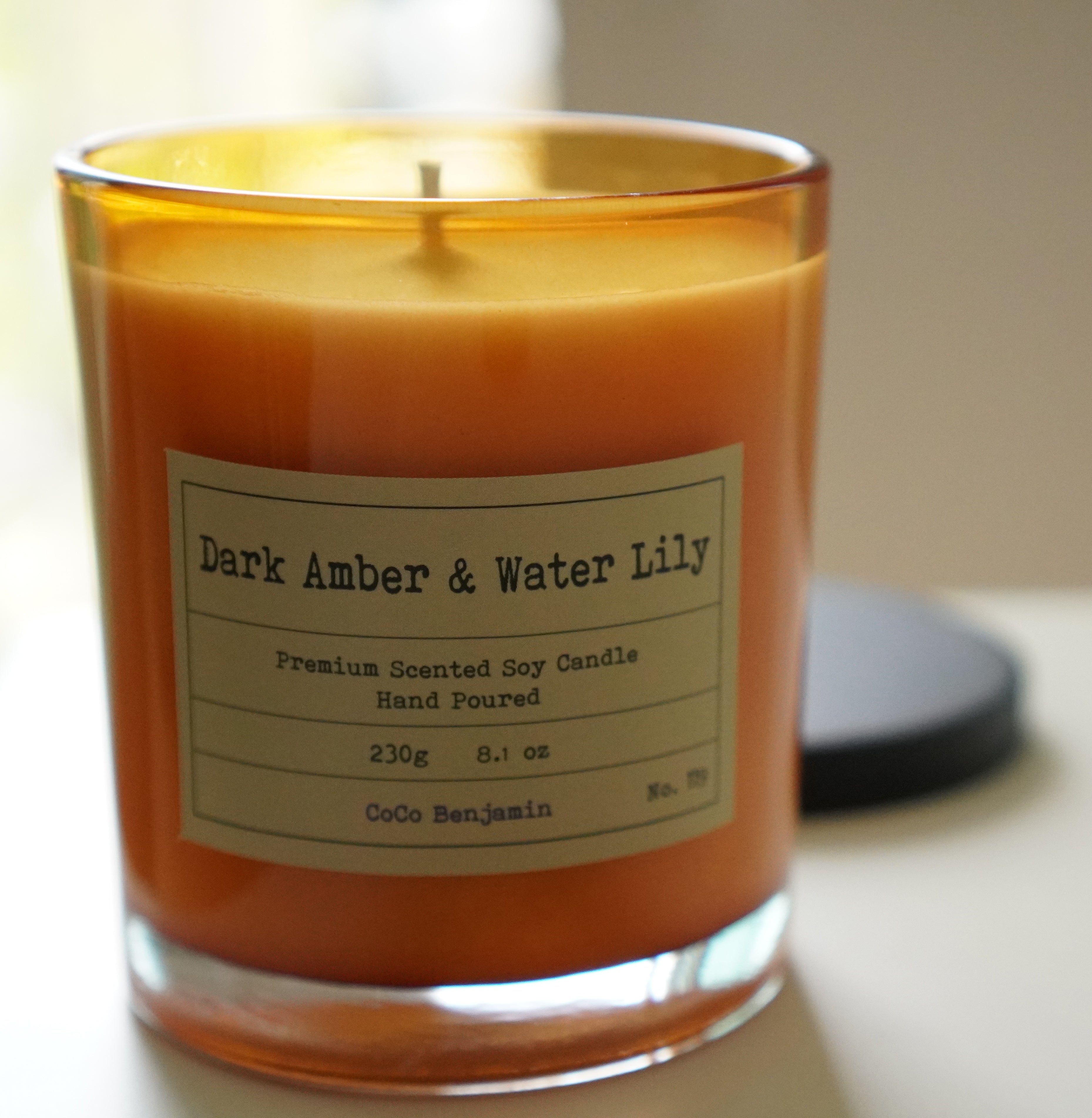 Dark amber and ginger lily candle hot sale